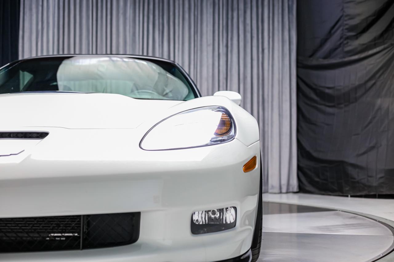 2010 Chevrolet Corvette ZR1 w/3ZR 638HP 6.2L LS9 CARBNCERAMC HUD LOWKM Photo