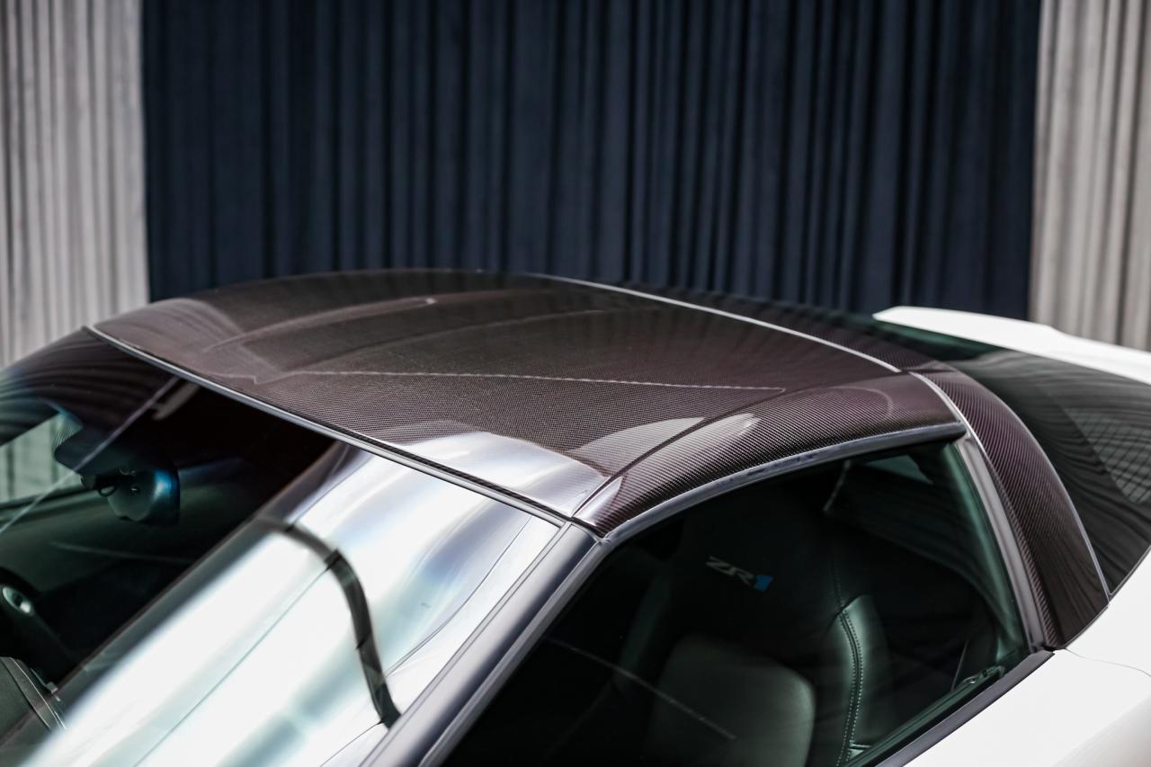 2010 Chevrolet Corvette ZR1 w/3ZR 638HP 6.2L LS9 CARBNCERAMC HUD LOWKM Photo