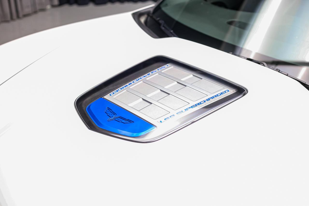 2010 Chevrolet Corvette ZR1 w/3ZR 638HP 6.2L LS9 CARBNCERAMC HUD LOWKM Photo