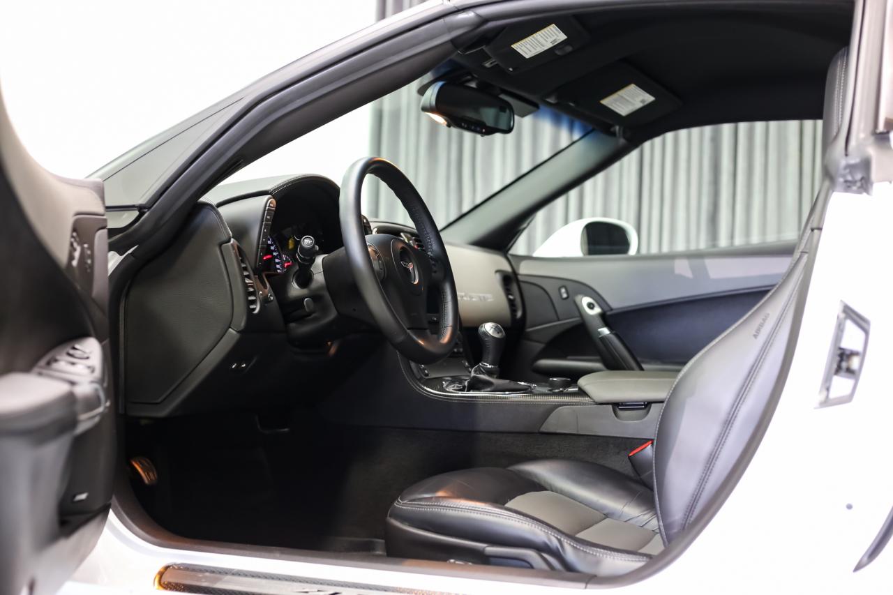 2010 Chevrolet Corvette ZR1 w/3ZR 638HP 6.2L LS9 CARBNCERAMC HUD LOWKM Photo