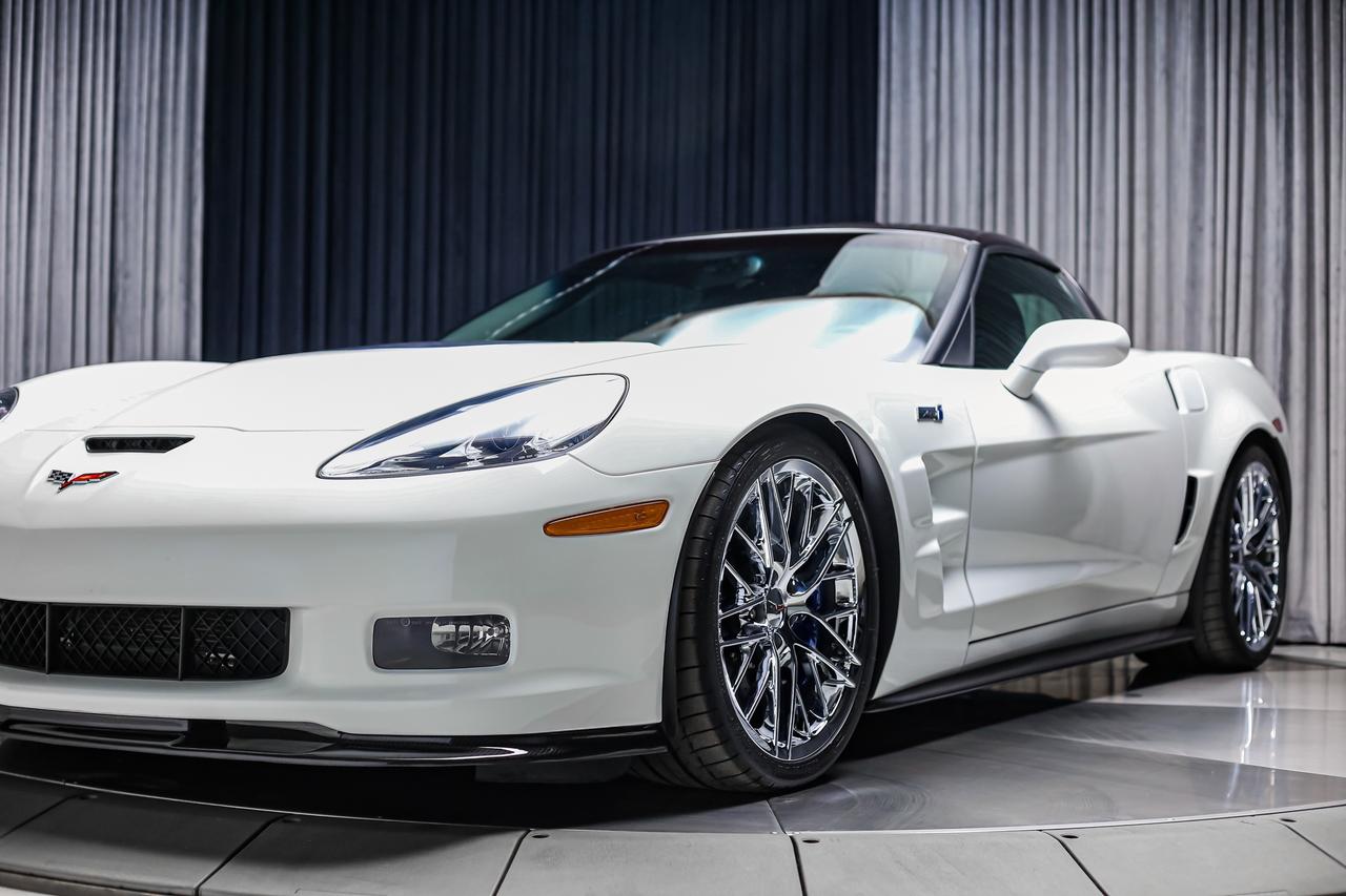 2010 Chevrolet Corvette ZR1 w/3ZR 638HP 6.2L LS9 CARBNCERAMC HUD LOWKM Photo