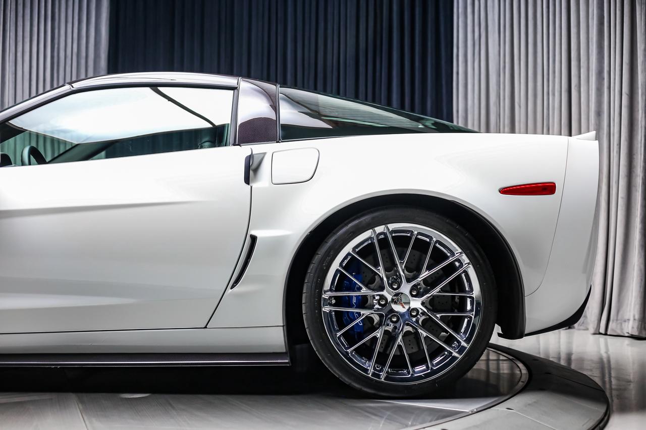 2010 Chevrolet Corvette ZR1 w/3ZR 638HP 6.2L LS9 CARBNCERAMC HUD LOWKM Photo