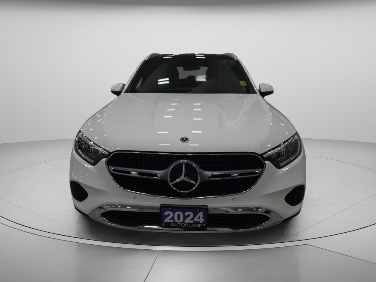 2024 Mercedes-Benz GLC300 4MATIC, Turbo, Navi, Pano Roof, Heated Seats! Photo