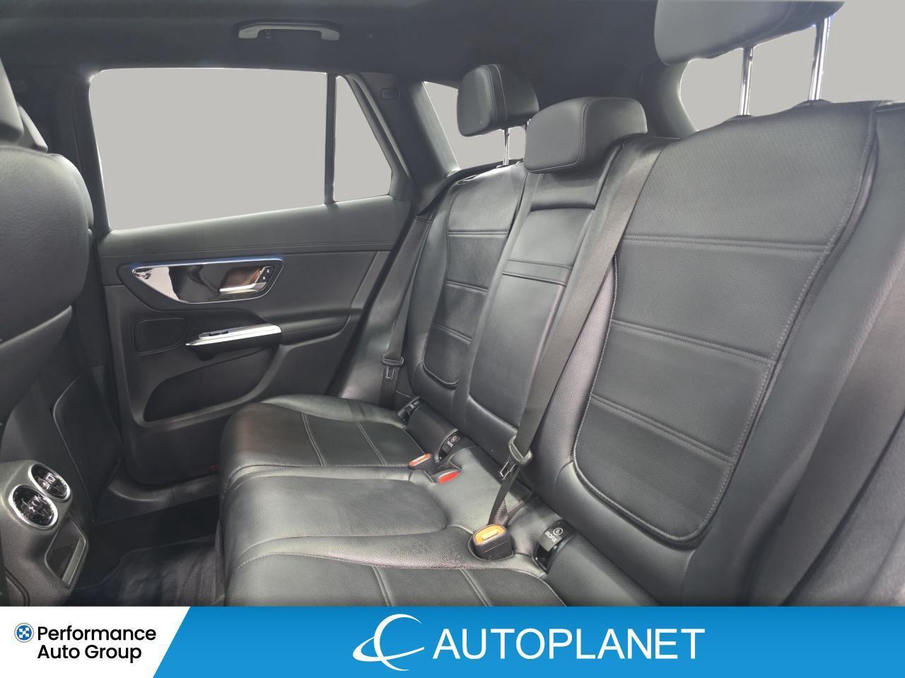 2024 Mercedes-Benz GLC300 4MATIC, Turbo, Navi, Pano Roof, Heated Seats! Photo