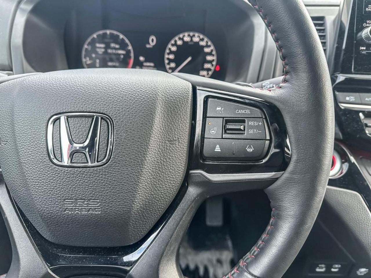 2025 Honda Odyssey Black Edition Photo