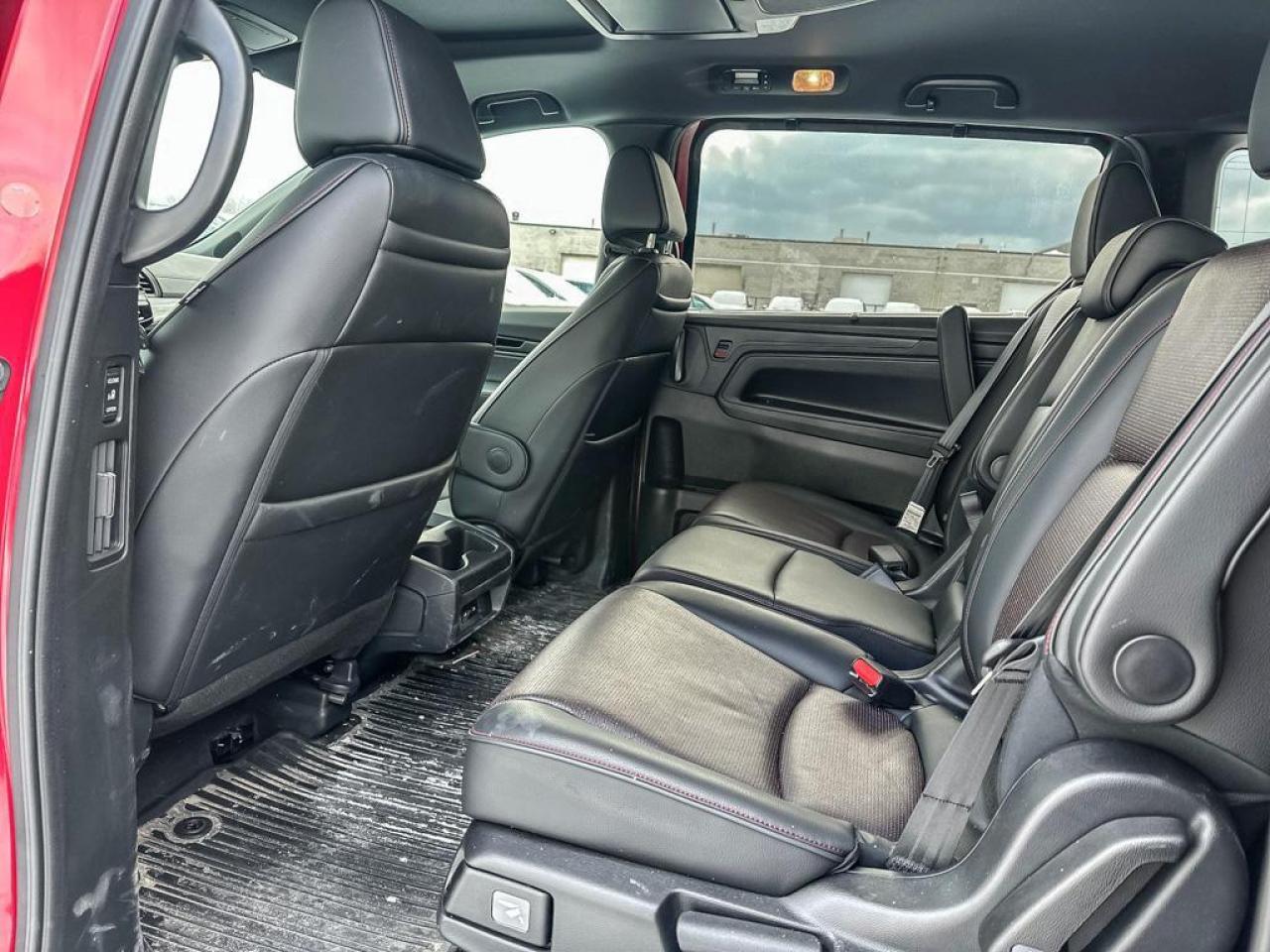 2025 Honda Odyssey Black Edition Photo