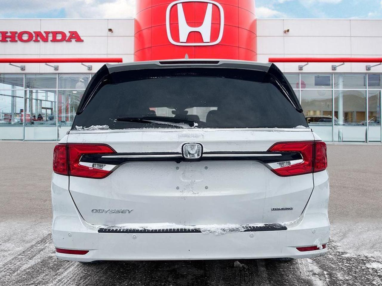 2024 Honda Odyssey Touring Photo4