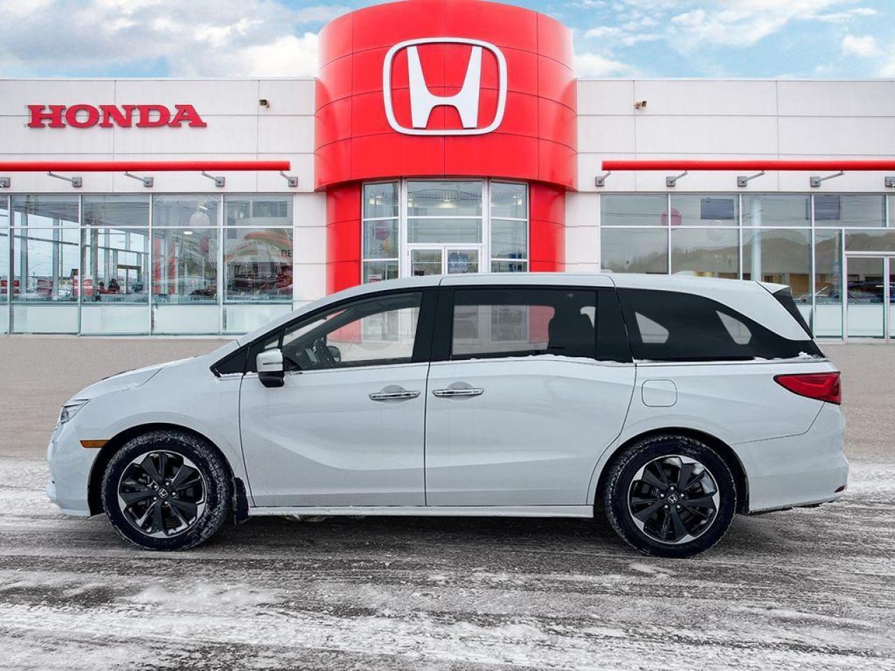 2024 Honda Odyssey Touring Photo2