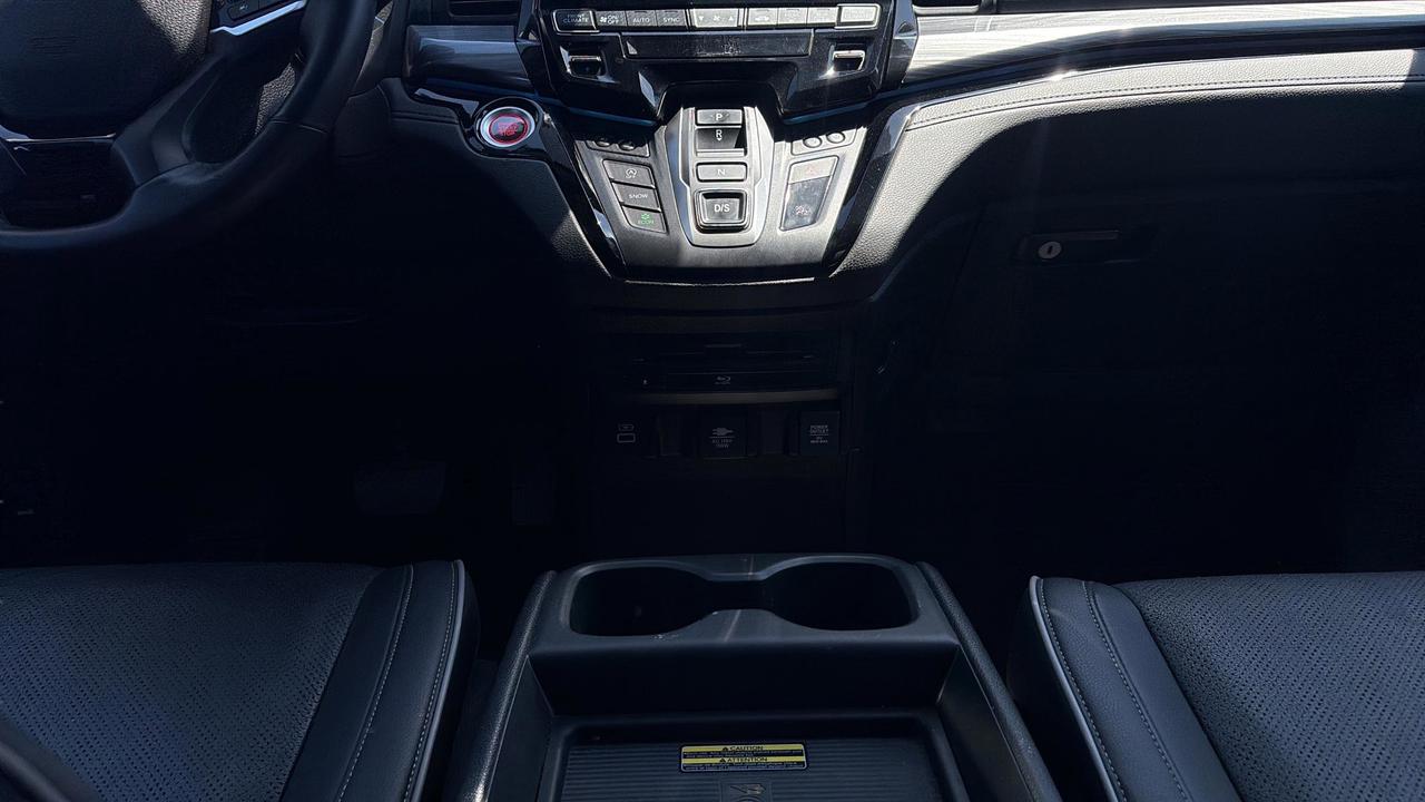 2024 Honda Odyssey Touring Photo