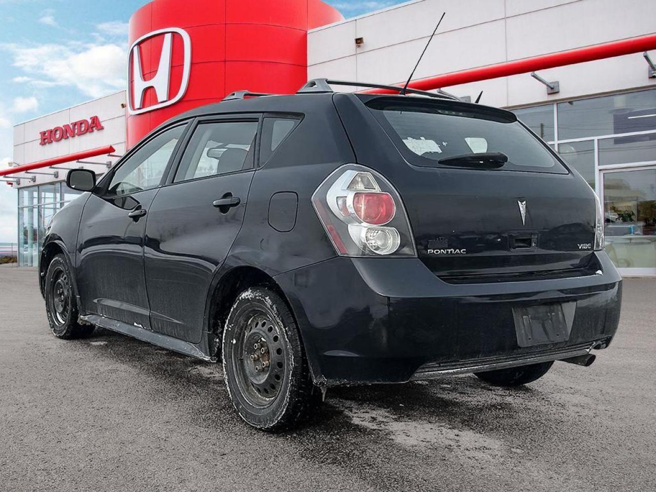 2010 Pontiac Vibe Base Photo3