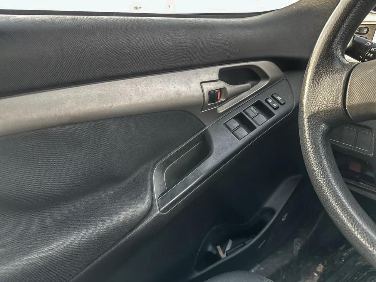 2010 Pontiac Vibe Base Photo