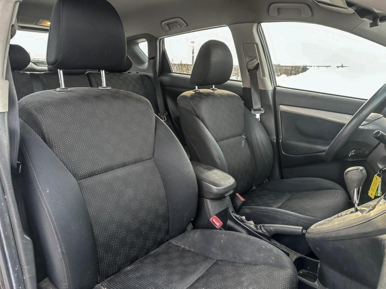 2010 Pontiac Vibe Base Photo