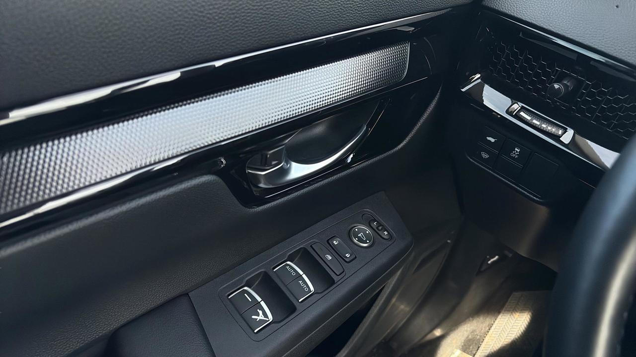 2025 Honda CR-V Sport Photo