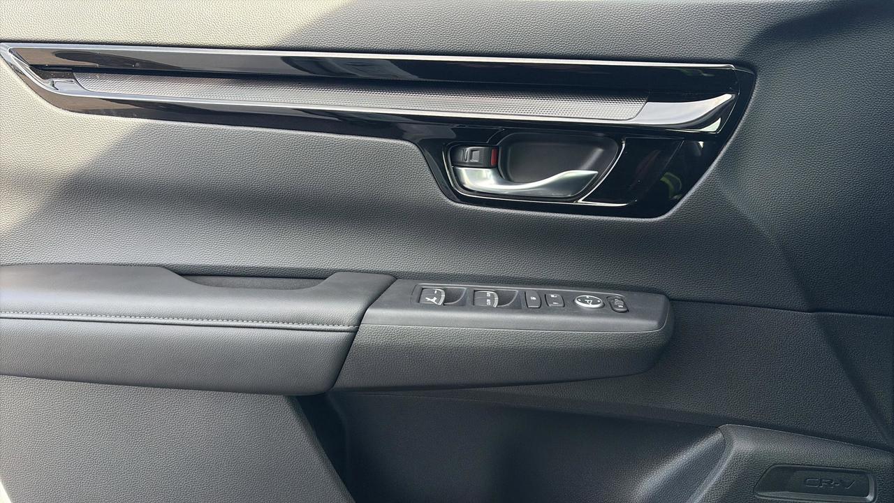 2025 Honda CR-V Sport Photo