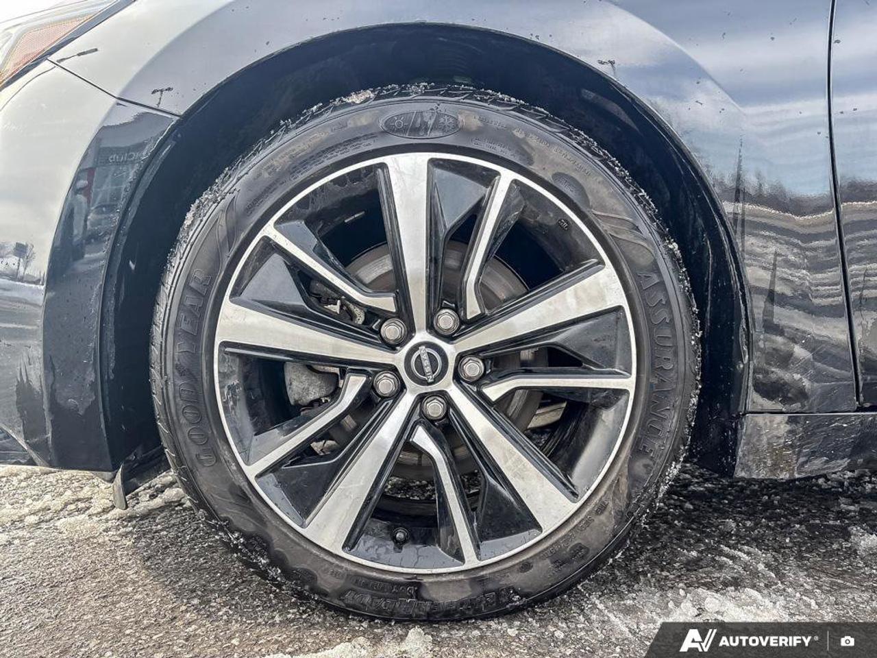 2023 Nissan Maxima SL   Navigation   Sunroof   Leather Seats   Apple Photo