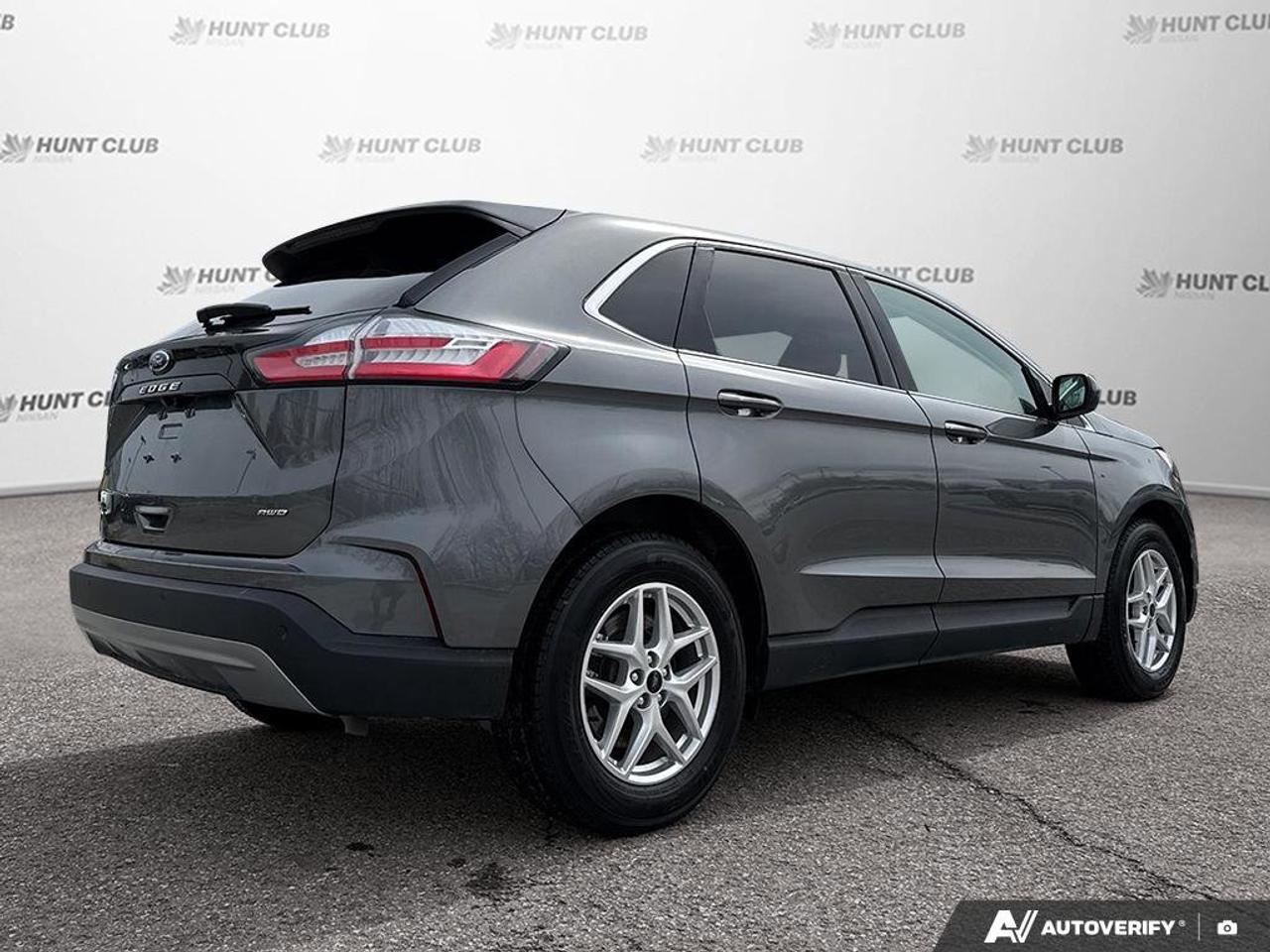 2023 Ford Edge SEL   Apple CarPlay   Heated Seats   Remote Start Photo