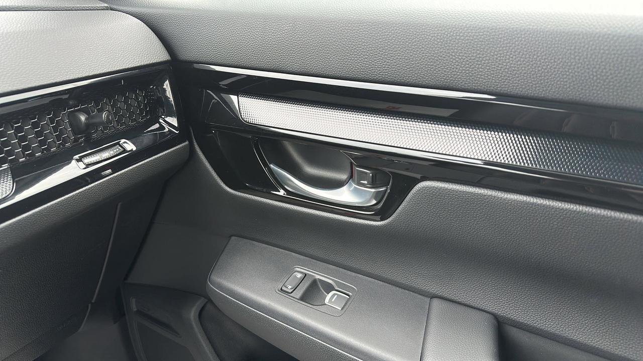 2023 Honda CR-V Hybrid Touring Photo