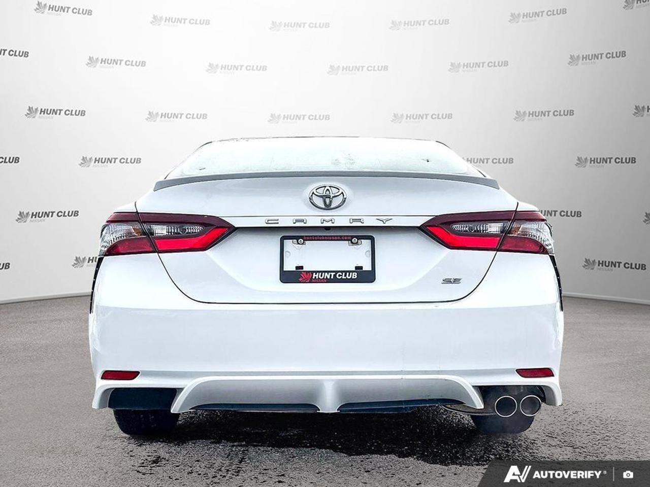 2022 Toyota Camry SE   Heated Seats   Apple CarPlay   Leather Seats Photo