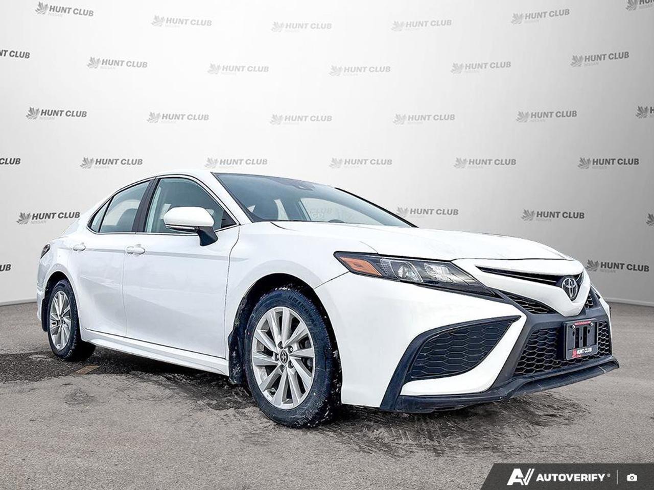 2022 Toyota Camry SE   Heated Seats   Apple CarPlay   Leather Seats Photo