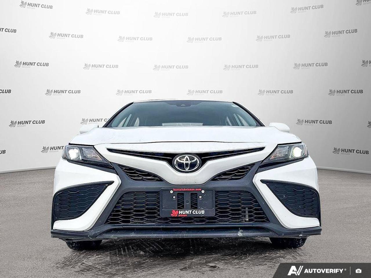 2022 Toyota Camry SE   Heated Seats   Apple CarPlay   Leather Seats Photo