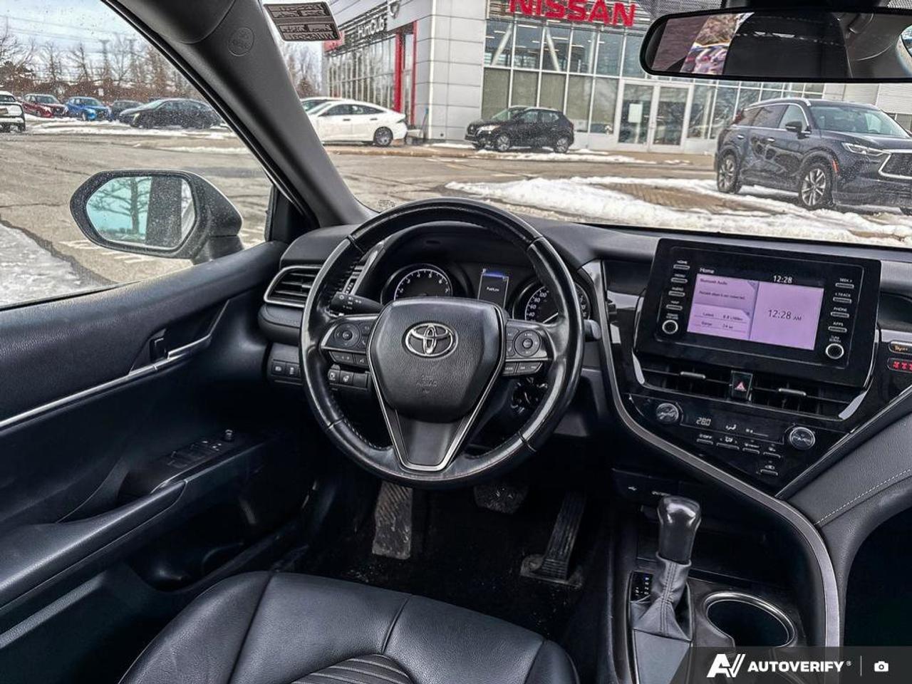 2022 Toyota Camry SE   Heated Seats   Apple CarPlay   Leather Seats Photo