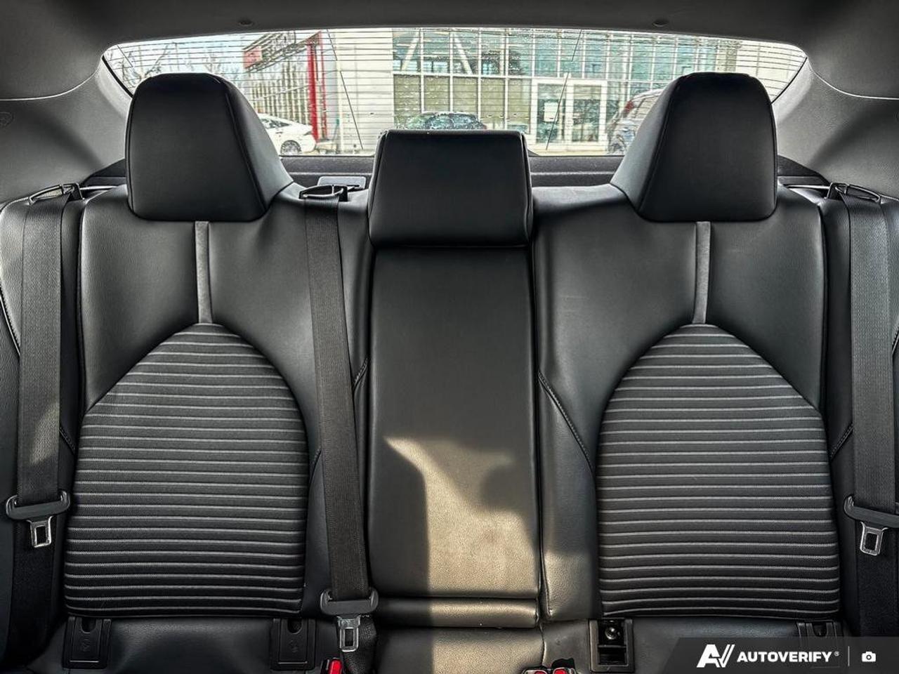 2022 Toyota Camry SE   Heated Seats   Apple CarPlay   Leather Seats Photo