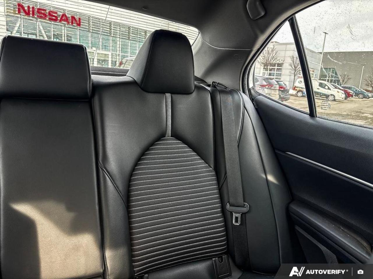 2022 Toyota Camry SE   Heated Seats   Apple CarPlay   Leather Seats Photo