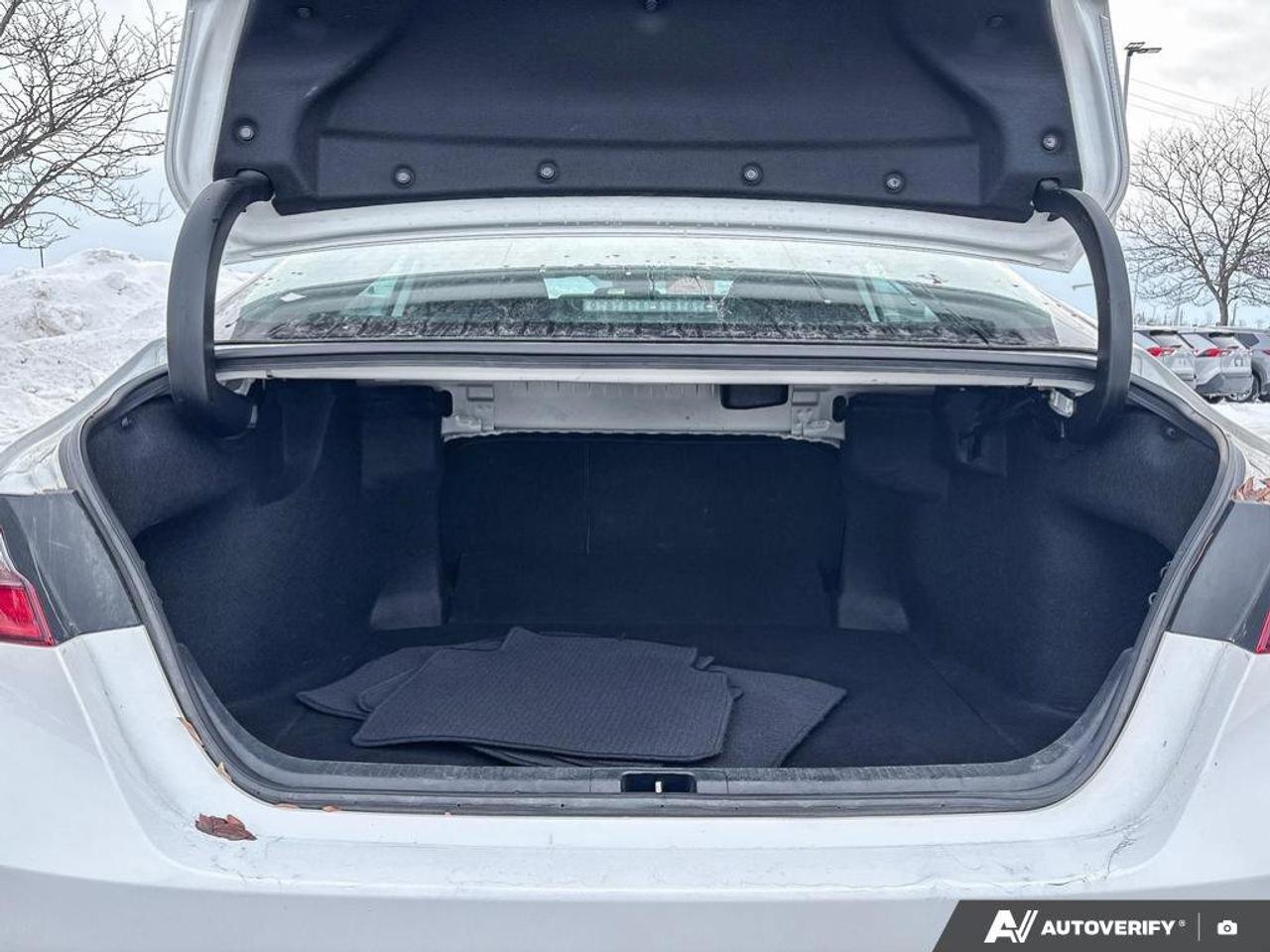 2022 Toyota Camry SE   Heated Seats   Apple CarPlay   Leather Seats Photo