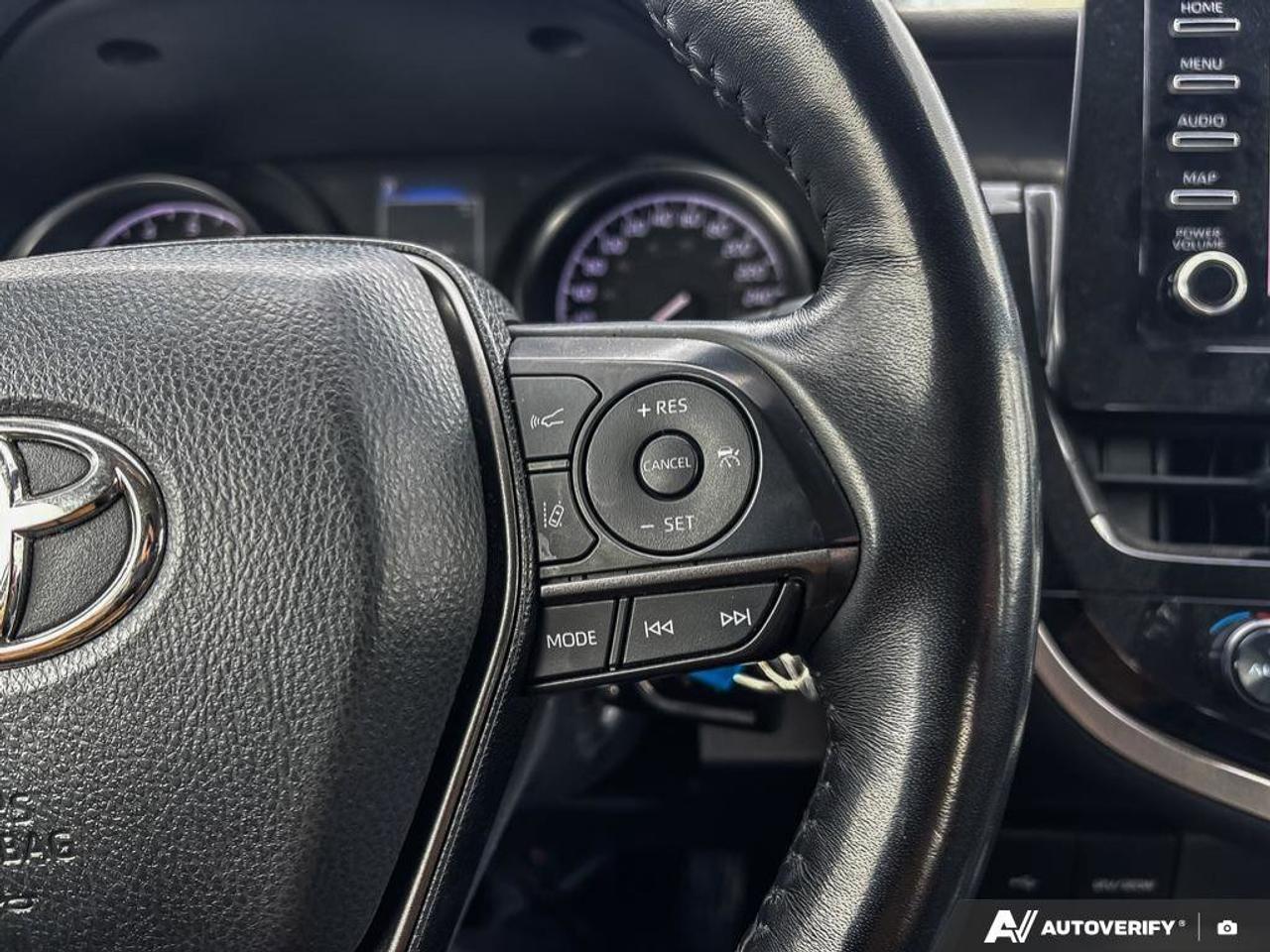 2022 Toyota Camry SE   Heated Seats   Apple CarPlay   Leather Seats Photo