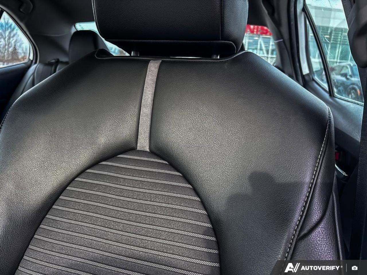 2022 Toyota Camry SE   Heated Seats   Apple CarPlay   Leather Seats Photo