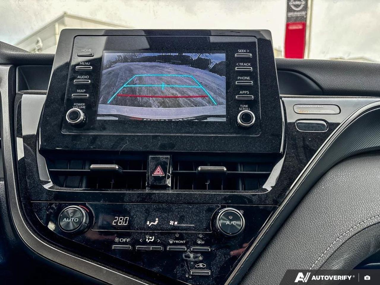 2022 Toyota Camry SE   Heated Seats   Apple CarPlay   Leather Seats Photo