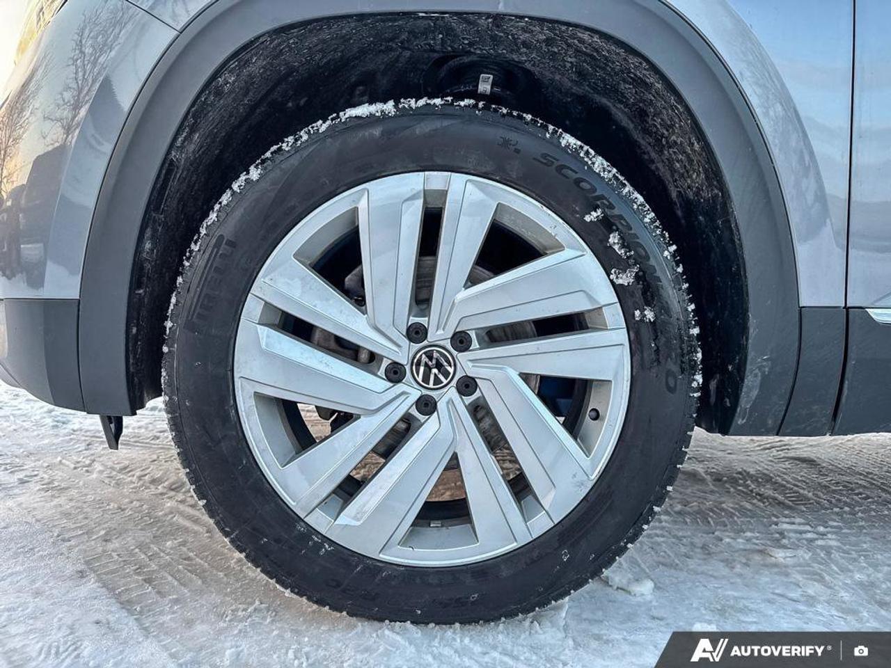 2021 Volkswagen Atlas Cross Sport Highline   Navigation   Leather Seats   Moonroof Photo