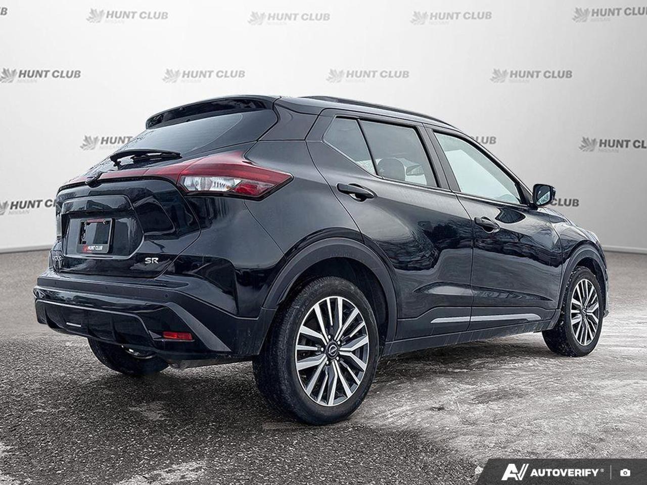 2024 Nissan Kicks SR   Heated Seats   Apple CarPlay   Heated Steerin Photo