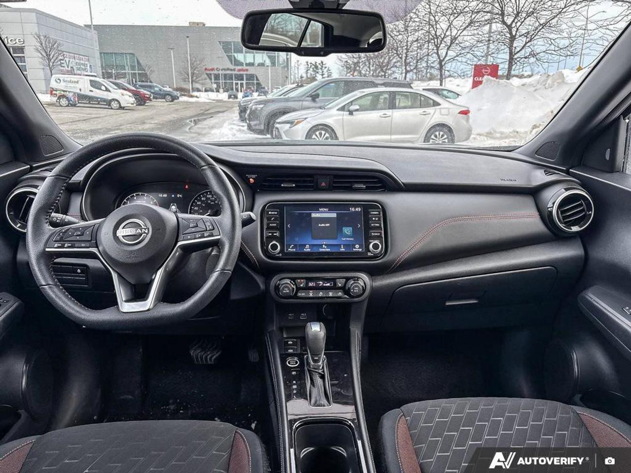 2024 Nissan Kicks SR   Heated Seats   Apple CarPlay   Heated Steerin Photo