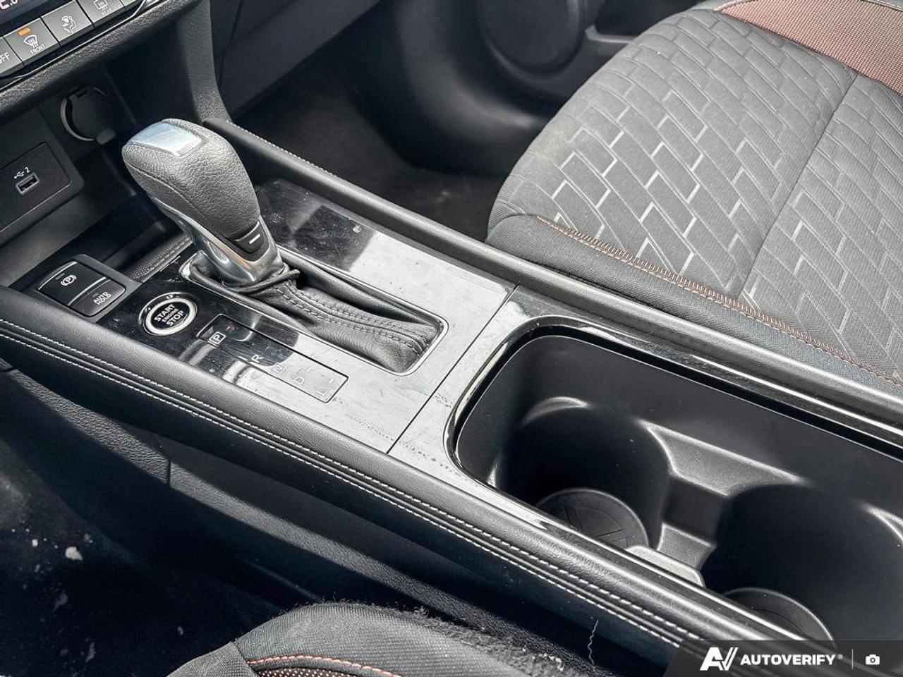 2024 Nissan Kicks SR   Heated Seats   Apple CarPlay   Heated Steerin Photo