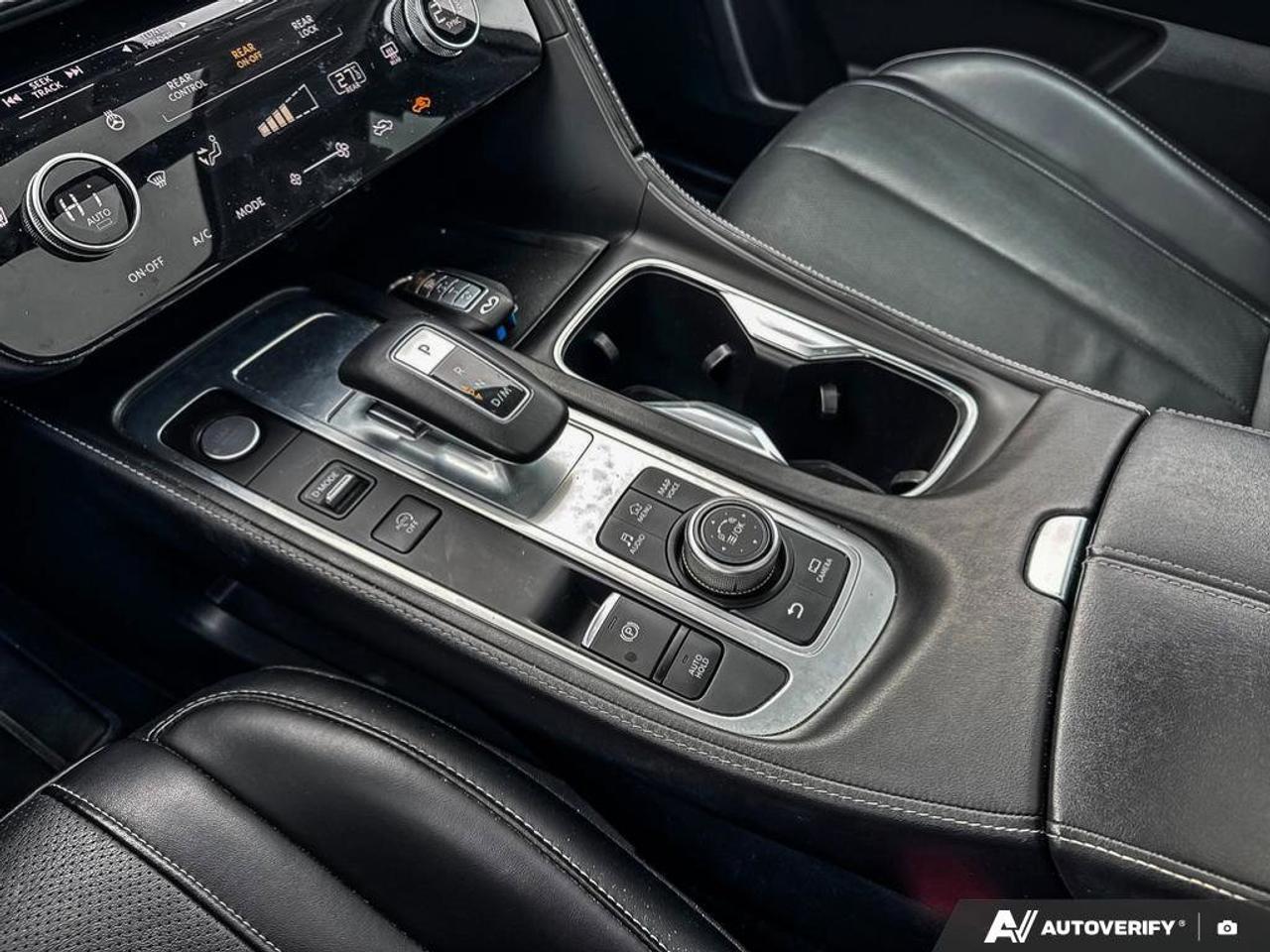 2024 Infiniti QX60 LUXE   7 Passenger   Navigation   Moonroof   Leath Photo