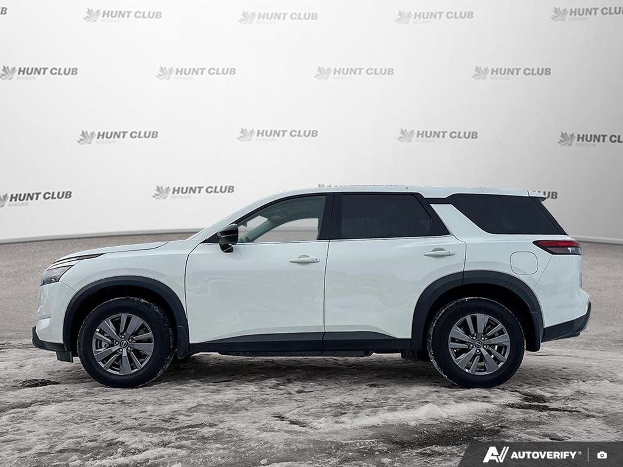 2025 Nissan Pathfinder S Photo