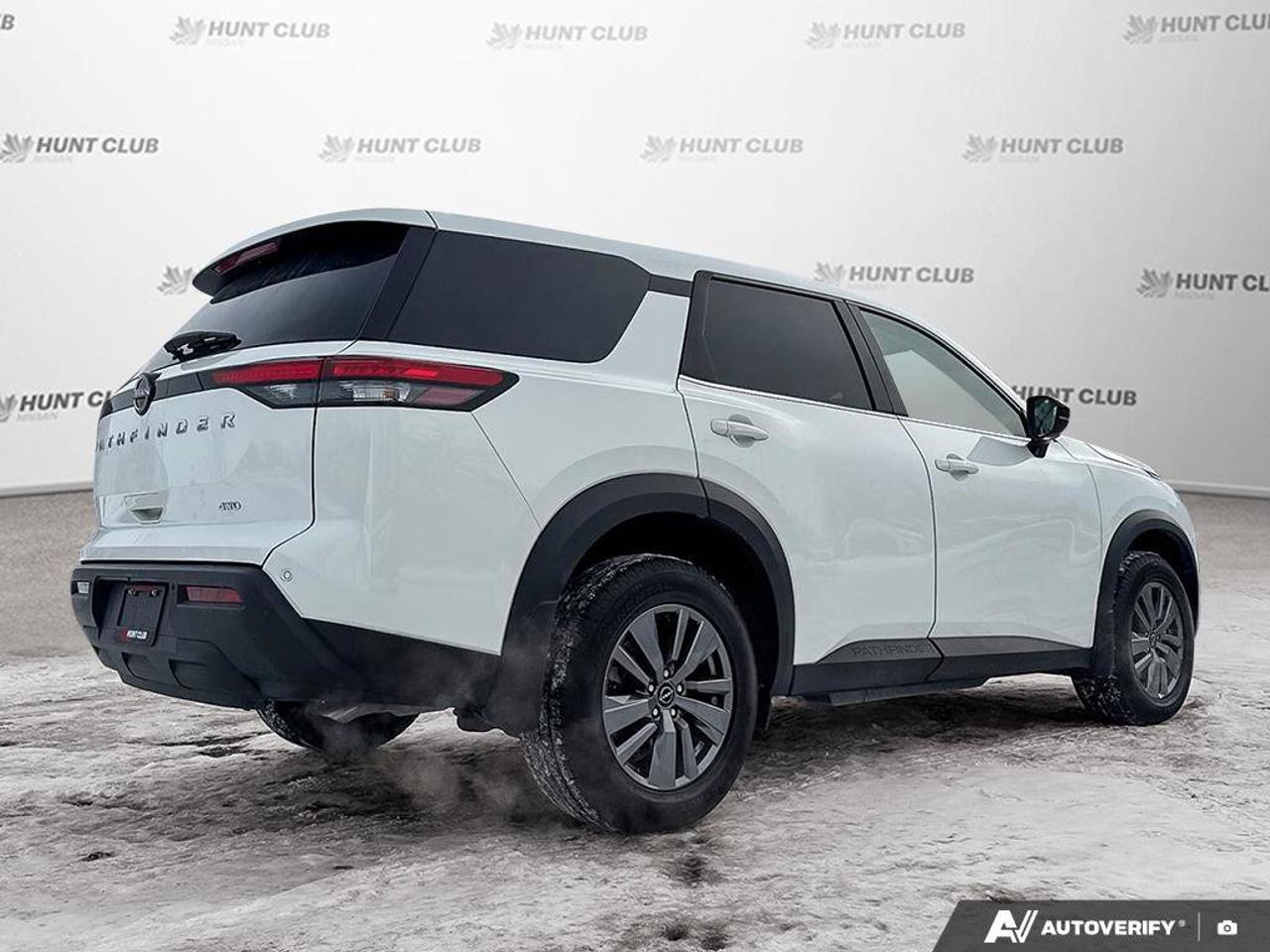 2025 Nissan Pathfinder S Photo