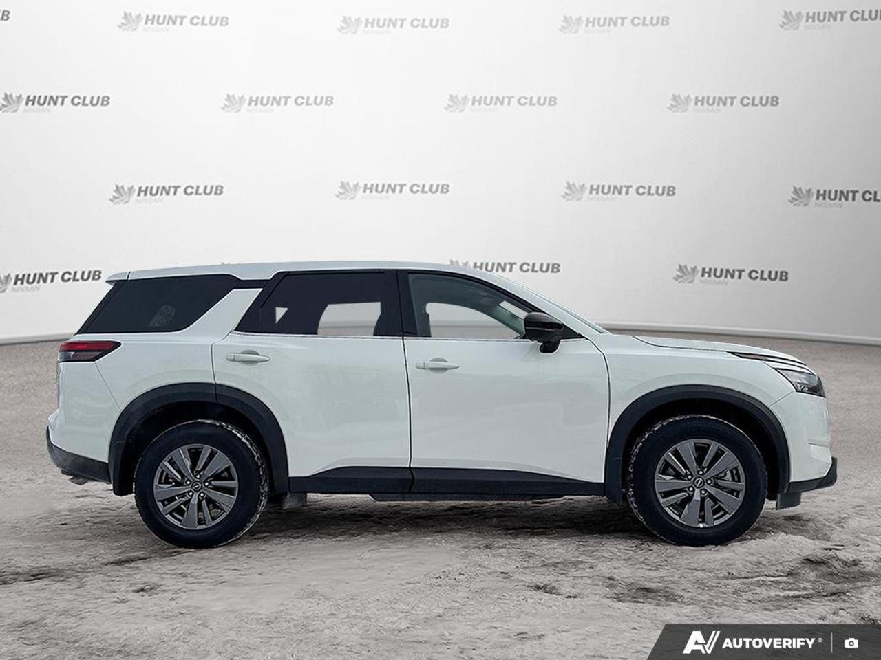 2025 Nissan Pathfinder S Photo