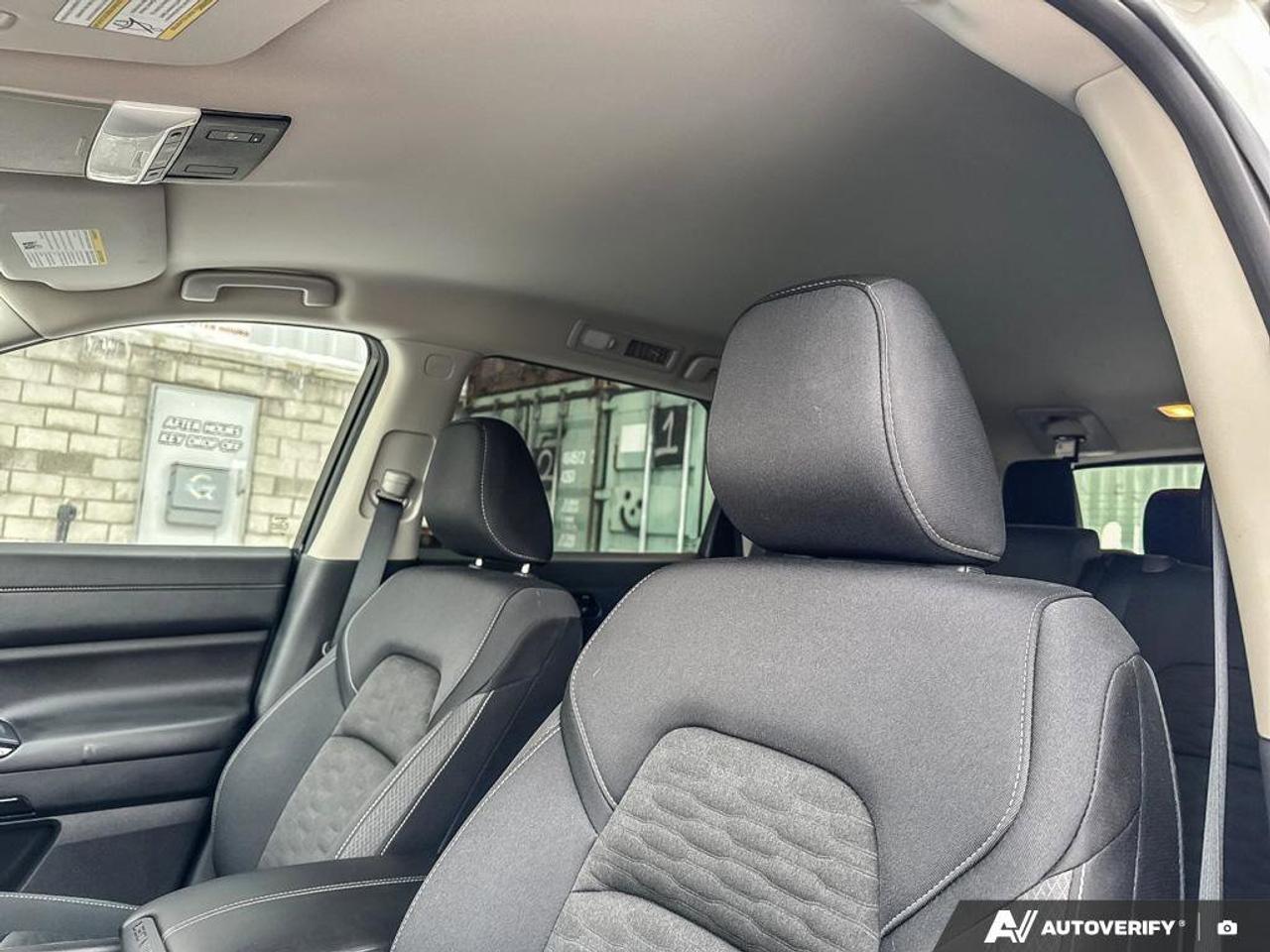 2025 Nissan Pathfinder S Photo