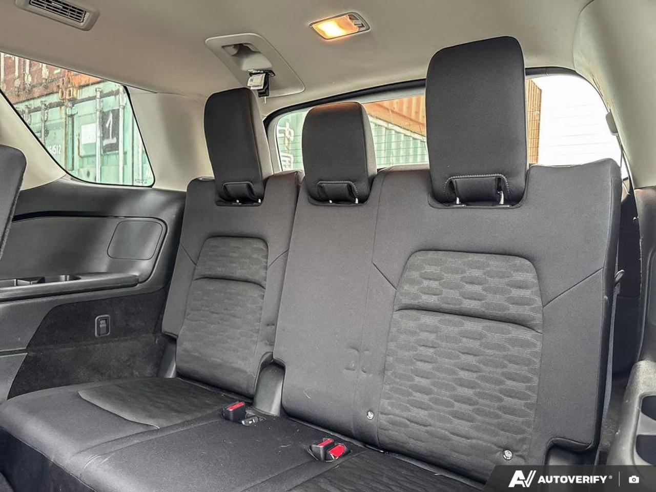 2025 Nissan Pathfinder S Photo