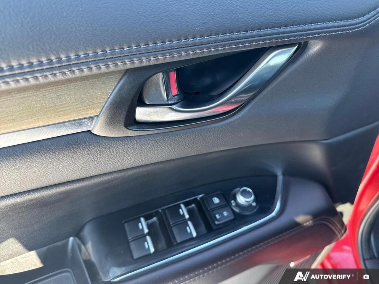 2019 Mazda CX-5 Signature BACKUP CAM   BLUETOOTH   HTD & CLD LTHR Photo