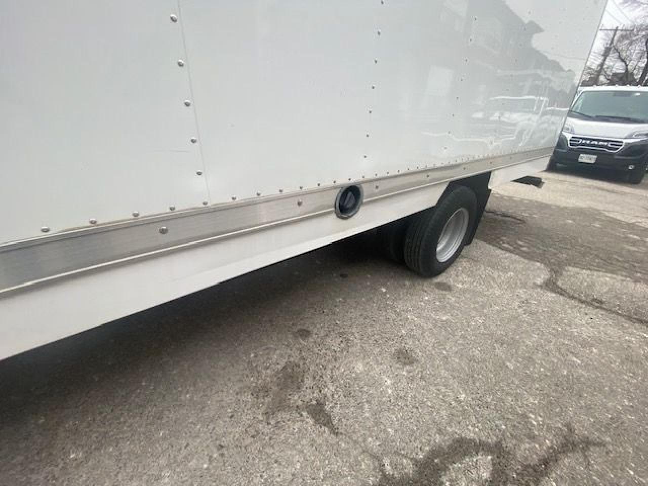 2020 Chevrolet Express Commercial Cutaway  Photo4