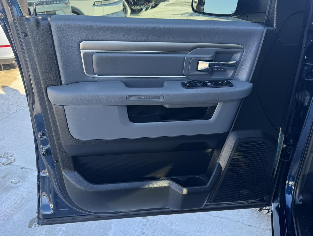 2019 RAM 1500 Classic SLT 4x4 Crew Cab 5'7" Box Photo