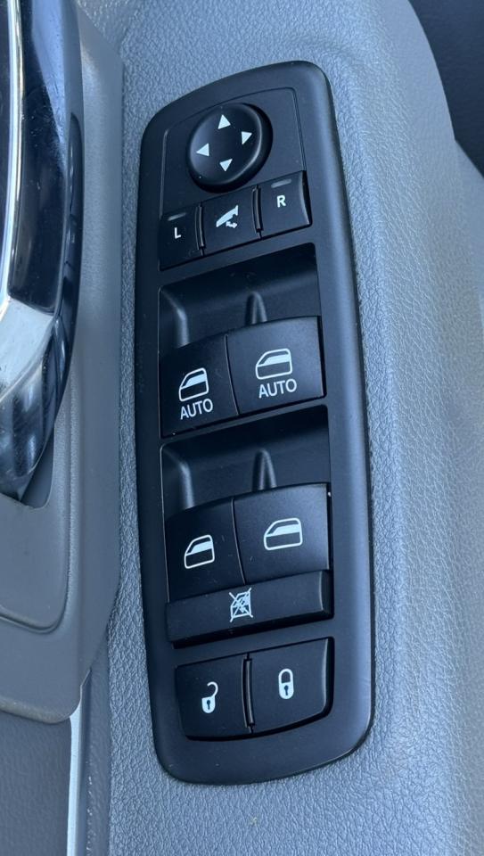 2019 RAM 1500 Classic SLT 4x4 Crew Cab 5'7" Box Photo