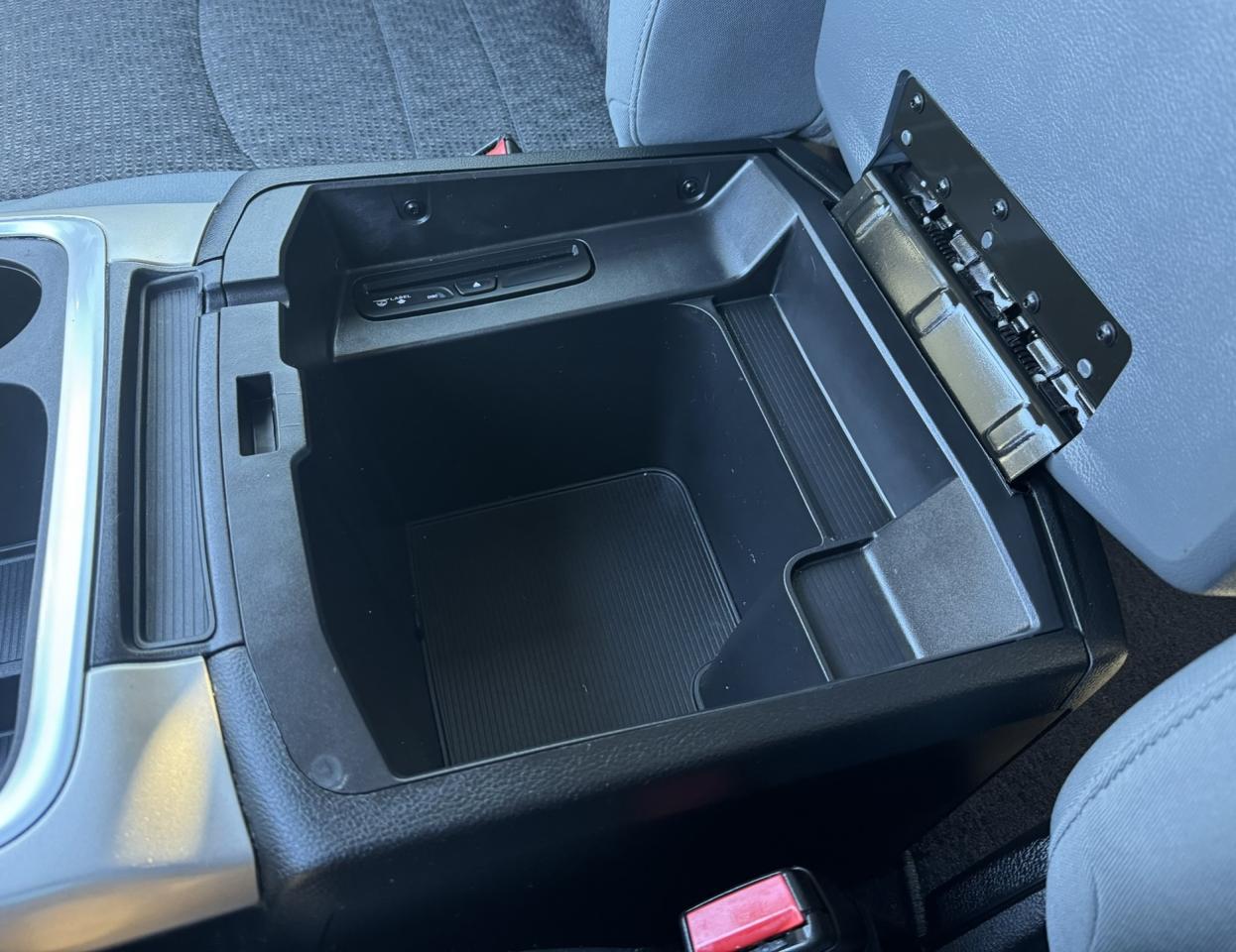 2019 RAM 1500 Classic SLT 4x4 Crew Cab 5'7" Box Photo