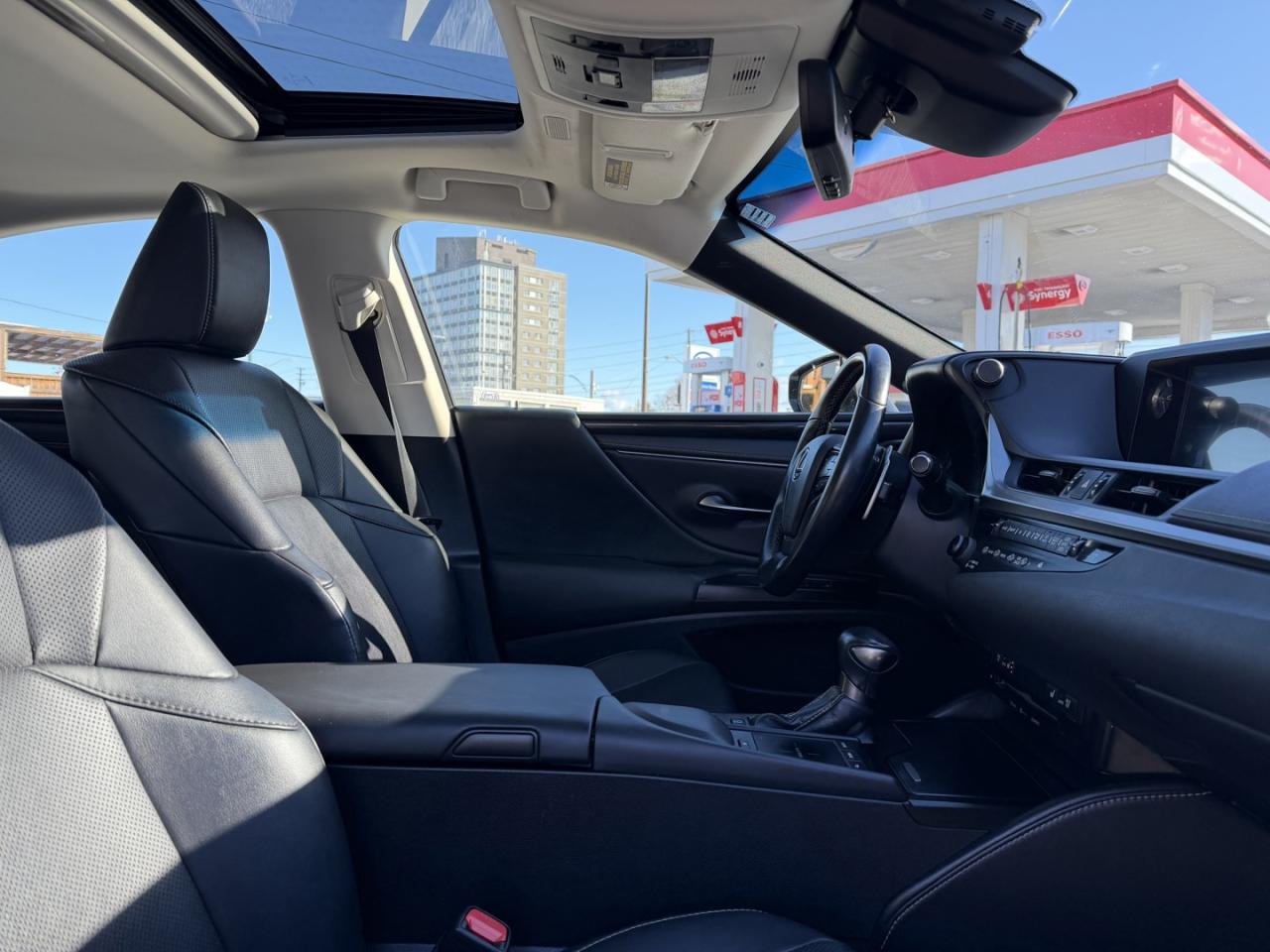 2019 Lexus ES 300 h Sedan Photo