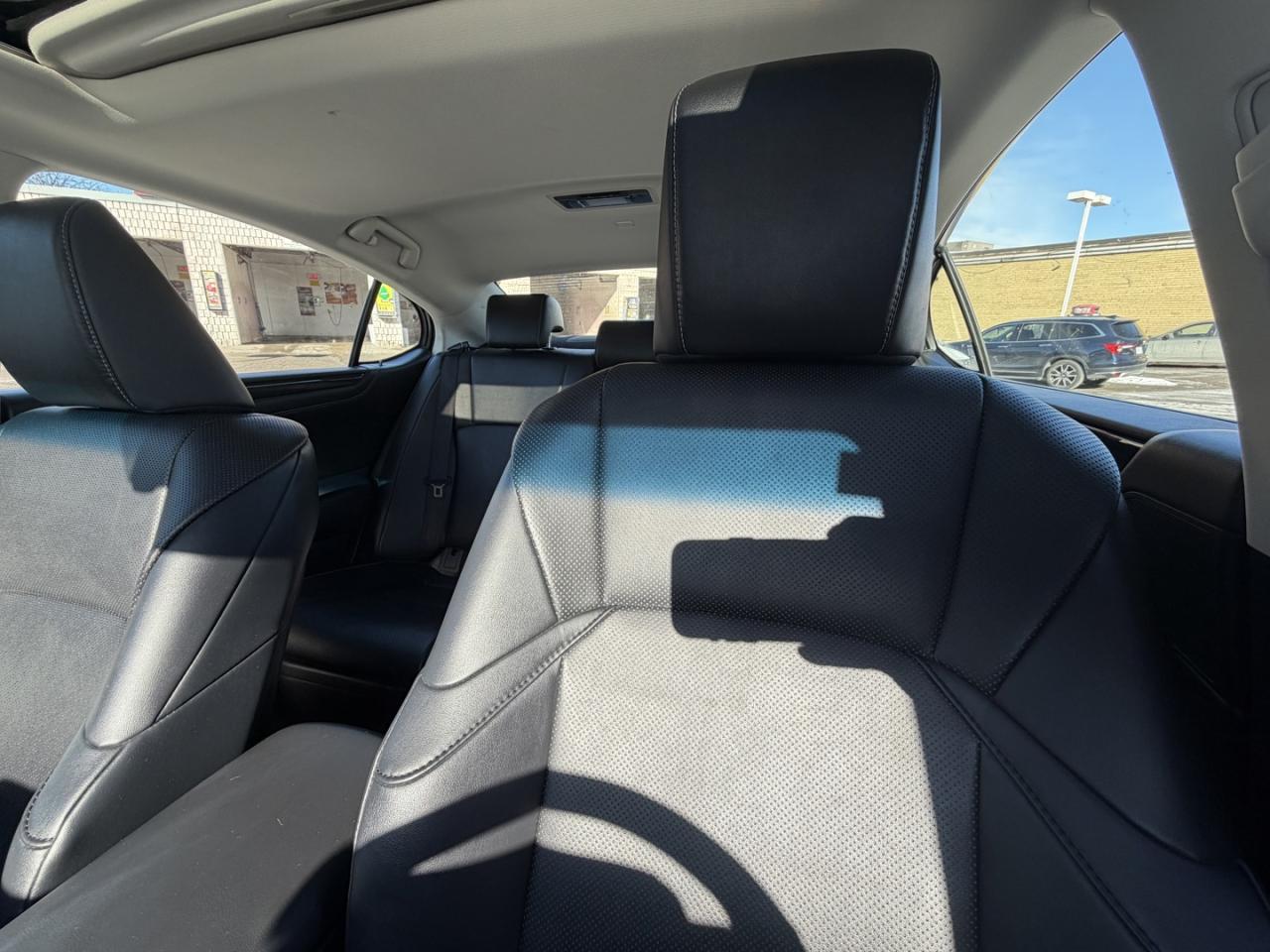 2019 Lexus ES 300 h Sedan Photo