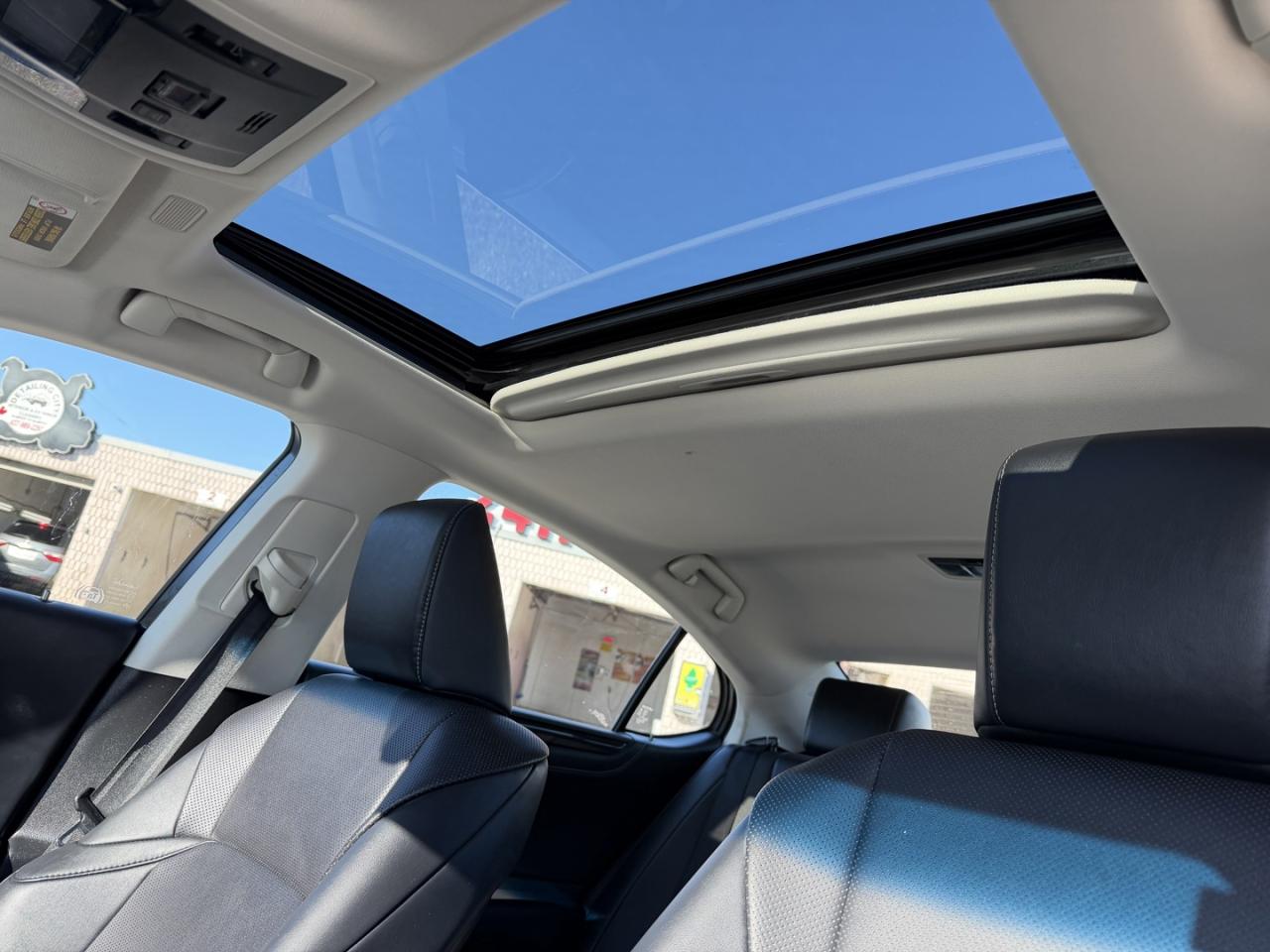 2019 Lexus ES 300 h Sedan Photo