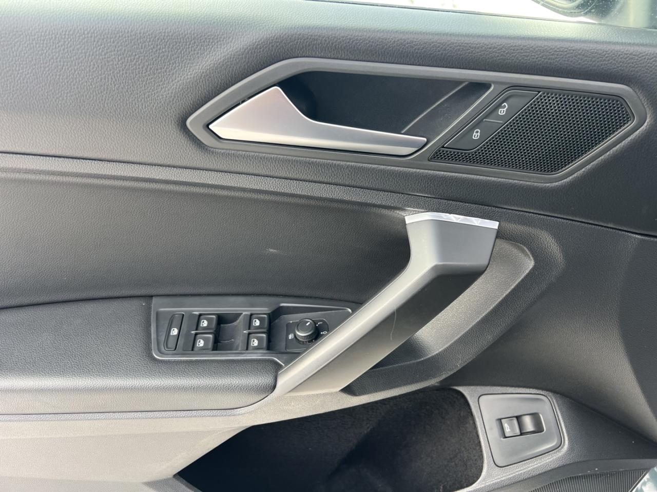 2021 Volkswagen Tiguan Comfortline 4Motion *One Owner/nav/Sunrf Photo